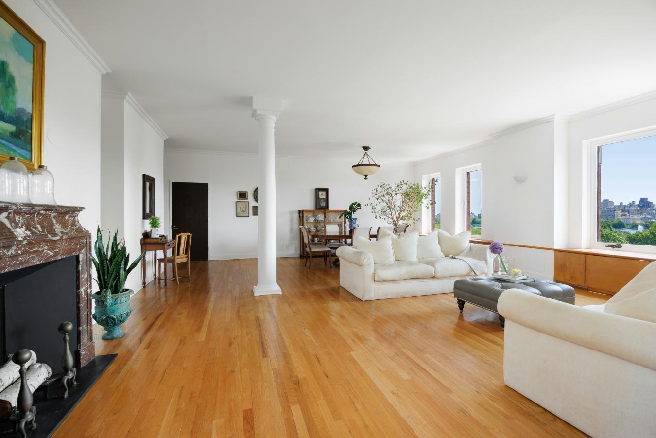 New York, New York, 10024, United States, 3 Bedrooms Bedrooms, ,2 BathroomsBathrooms,Residential,For Sale,1908984