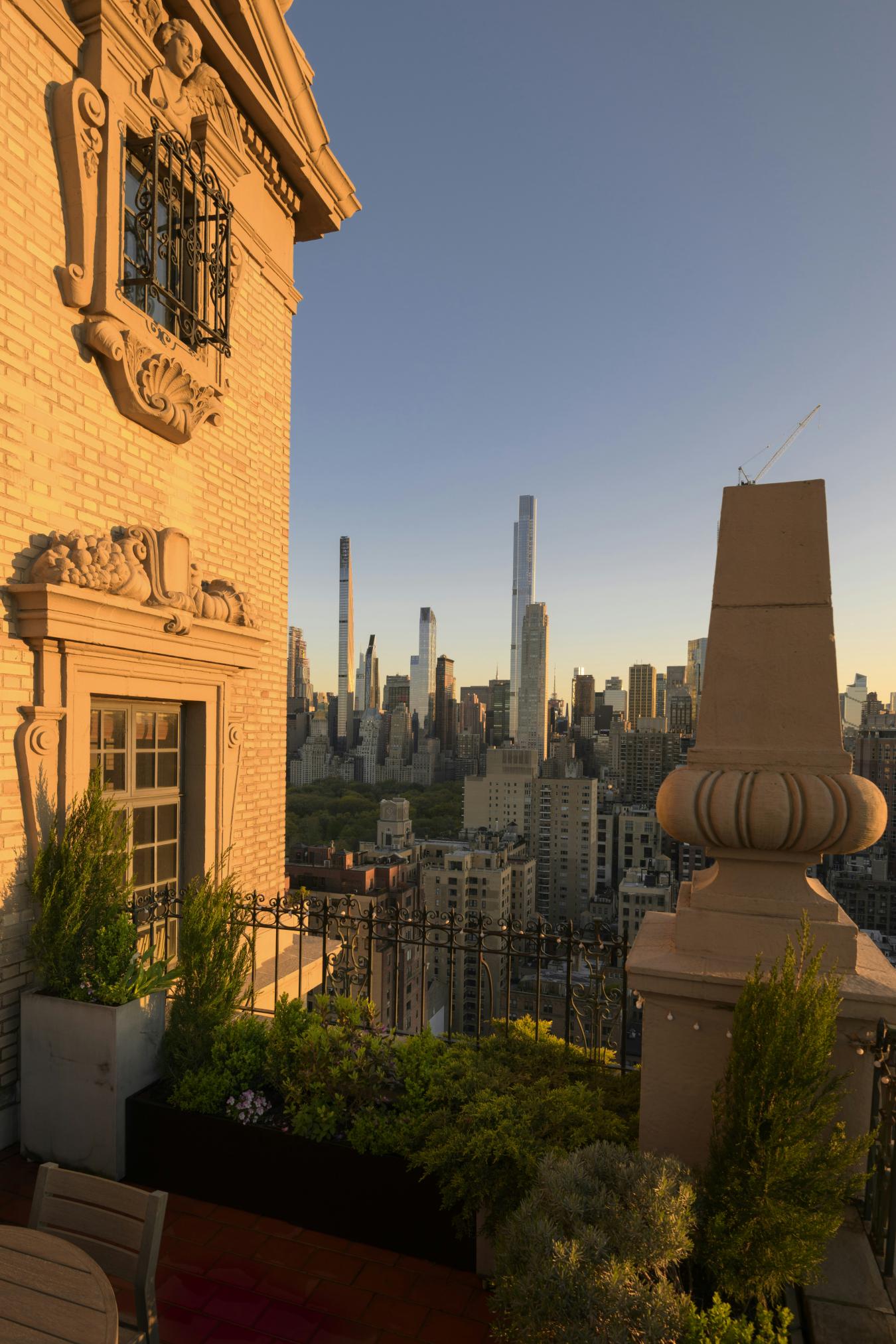 New York, New York, 10023, United States, 3 Bedrooms Bedrooms, ,2 BathroomsBathrooms,Residential,For Sale,1908983