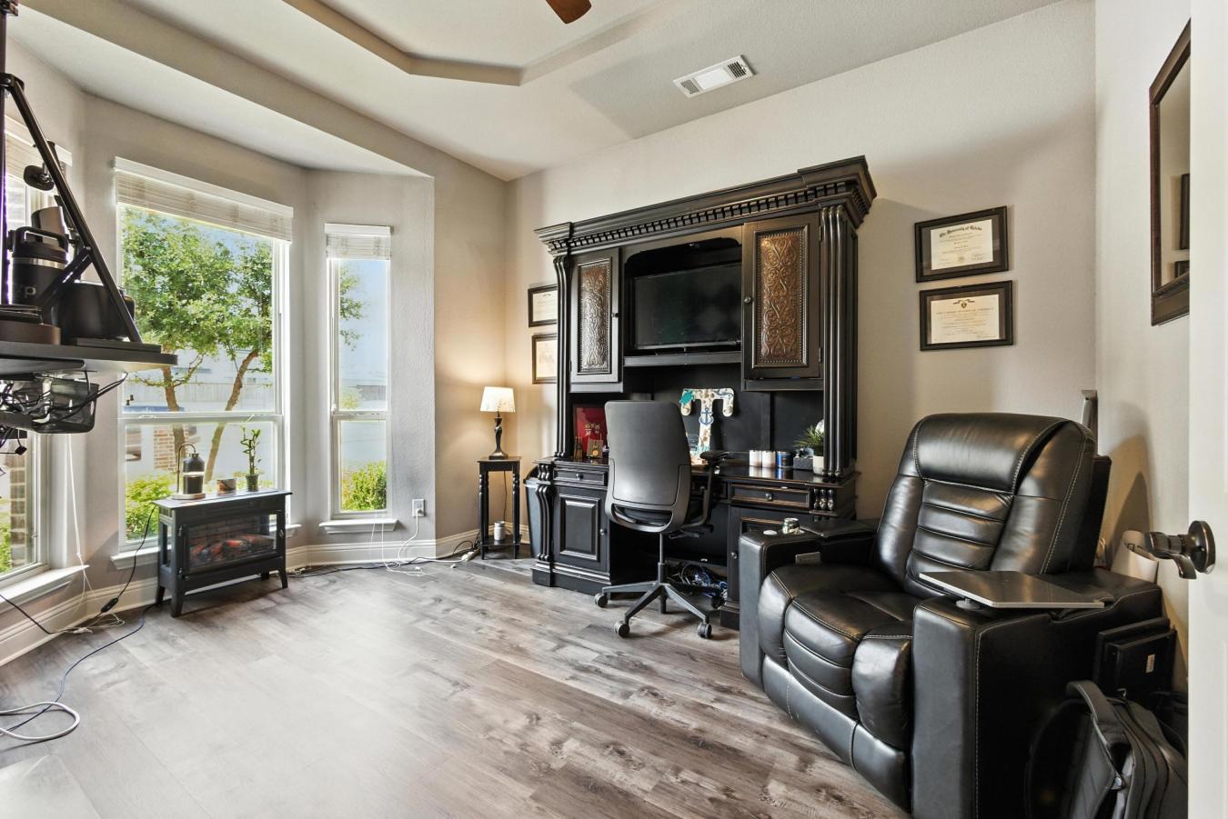 Little Elm, Texas, 75068, United States, 5 Bedrooms Bedrooms, ,4 BathroomsBathrooms,Residential,For Sale,1912971
