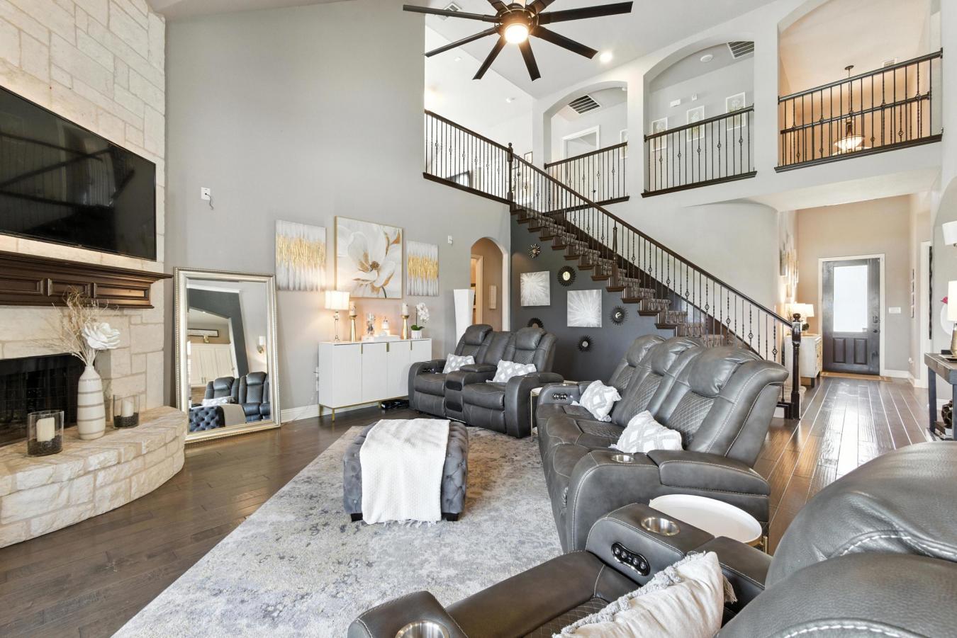 Little Elm, Texas, 75068, United States, 5 Bedrooms Bedrooms, ,4 BathroomsBathrooms,Residential,For Sale,1912971