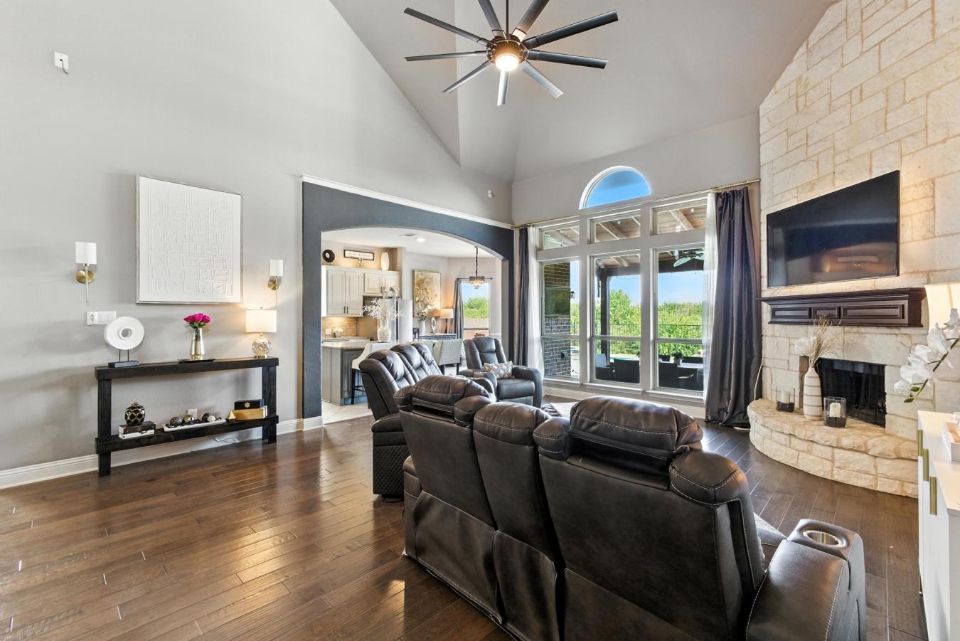 Little Elm, Texas, 75068, United States, 5 Bedrooms Bedrooms, ,4 BathroomsBathrooms,Residential,For Sale,1912971