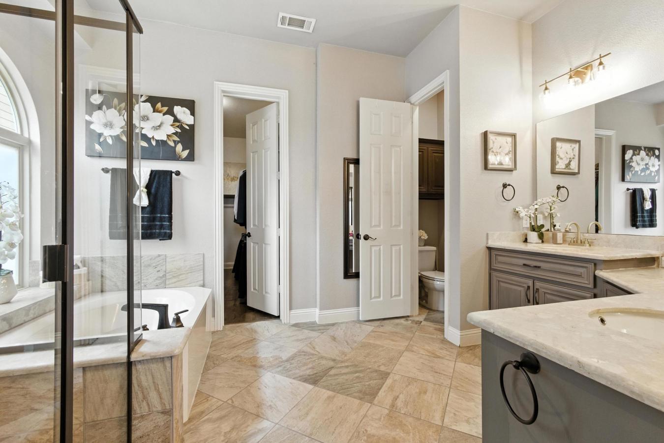 Little Elm, Texas, 75068, United States, 5 Bedrooms Bedrooms, ,4 BathroomsBathrooms,Residential,For Sale,1912971