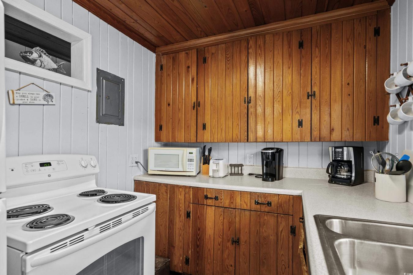 North Myrtle Beach, Horry, 29582, United States, 8 Bedrooms Bedrooms, ,5 BathroomsBathrooms,Residential,For Sale,1909774