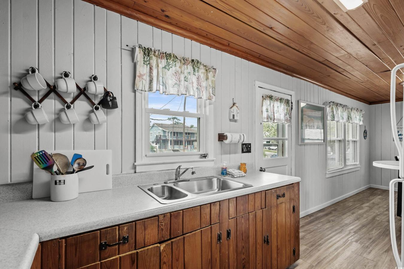 North Myrtle Beach, Horry, 29582, United States, 8 Bedrooms Bedrooms, ,5 BathroomsBathrooms,Residential,For Sale,1909774