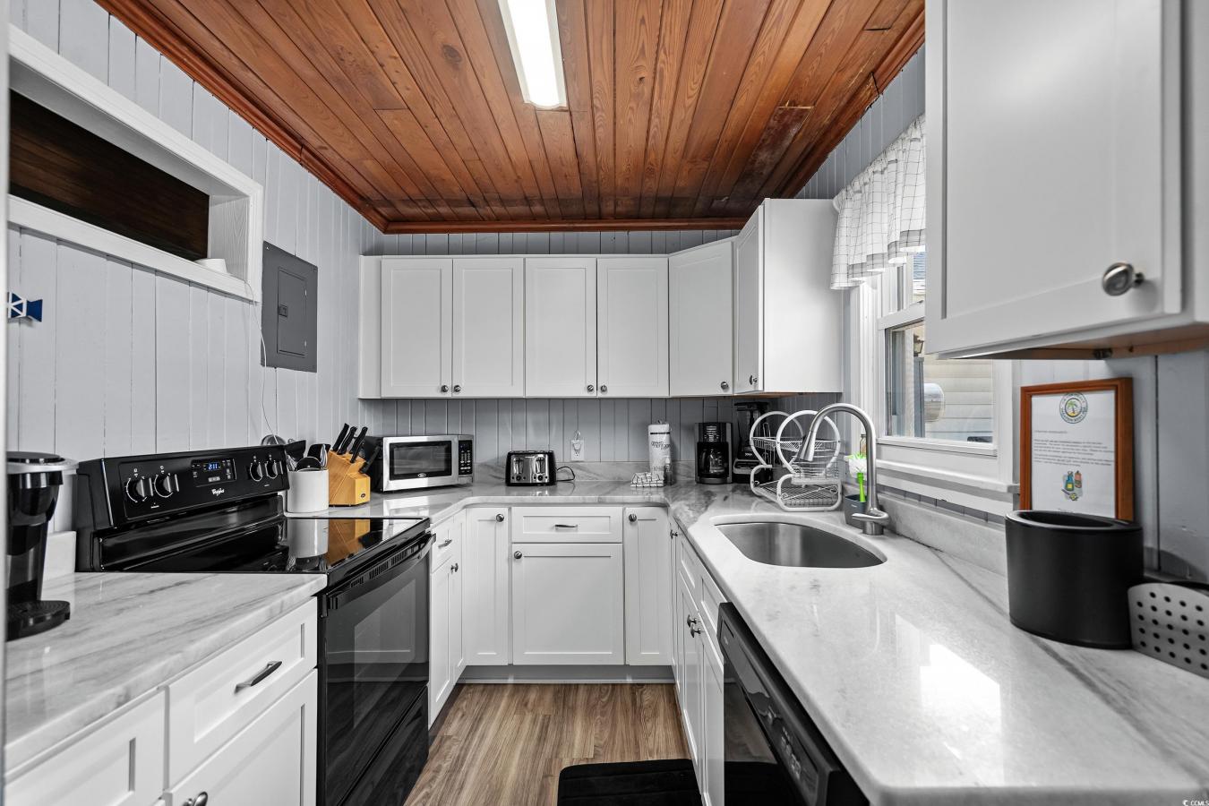 North Myrtle Beach, Horry, 29582, United States, 8 Bedrooms Bedrooms, ,5 BathroomsBathrooms,Residential,For Sale,1909774