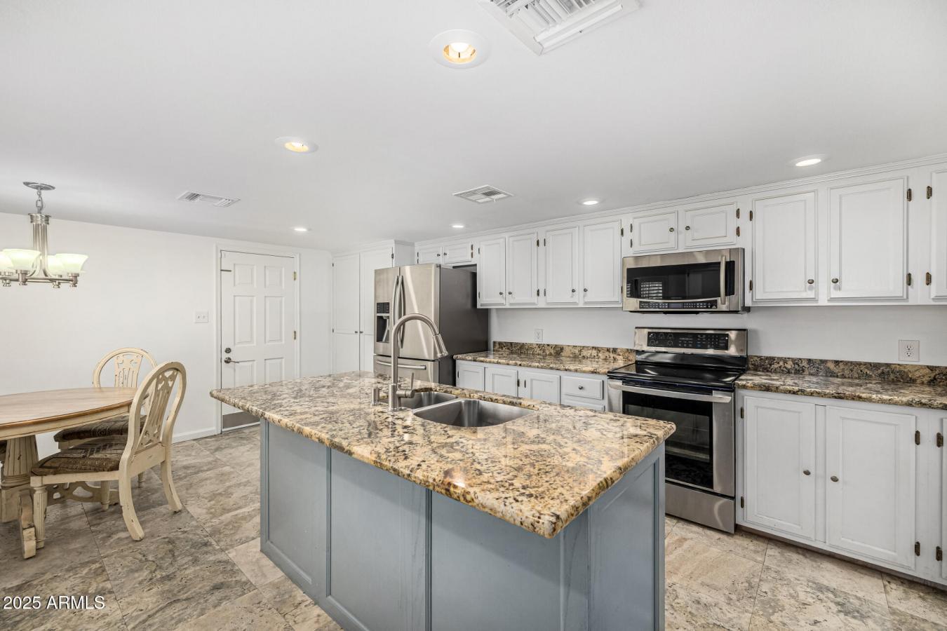 Phoenix, Maricopa, 85023, United States, 4 Bedrooms Bedrooms, ,4 BathroomsBathrooms,Residential,For Sale,1909772