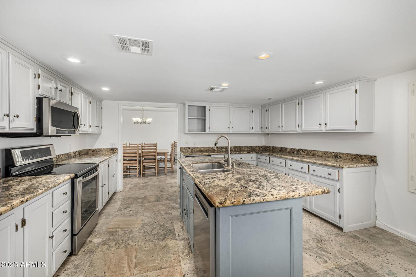 Phoenix, Maricopa, 85023, United States, 4 Bedrooms Bedrooms, ,4 BathroomsBathrooms,Residential,For Sale,1909772