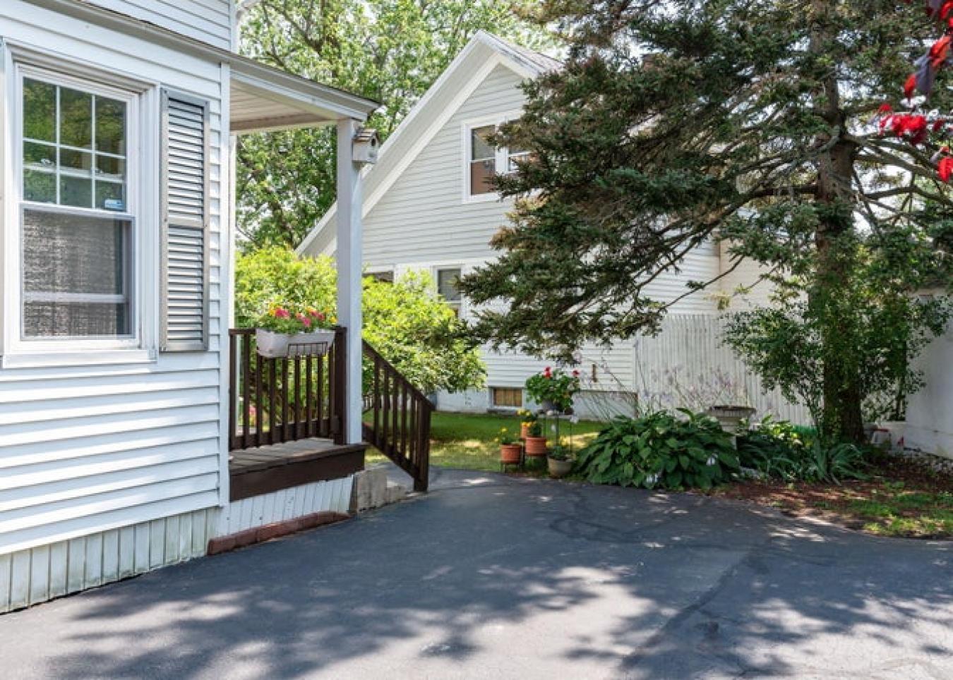 South Portland, Cumberland, 04106, United States, 3 Bedrooms Bedrooms, ,1 BathroomBathrooms,Residential,For Sale,1909770
