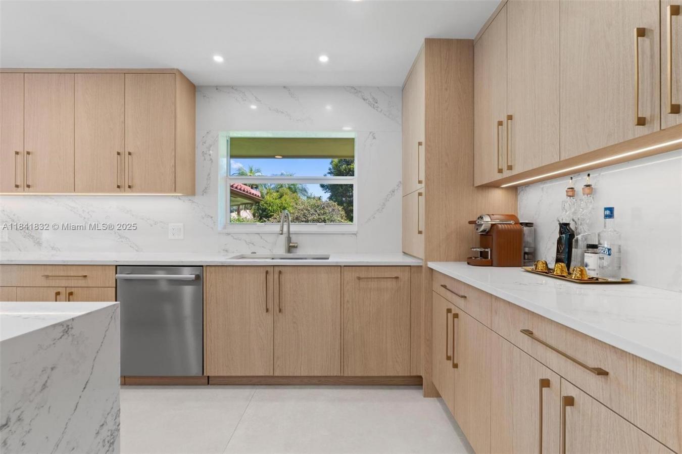 DELRAY BEACH, Palm Beach County, 33445, United States, 5 Bedrooms Bedrooms, ,4 BathroomsBathrooms,Residential,For Sale,1908972