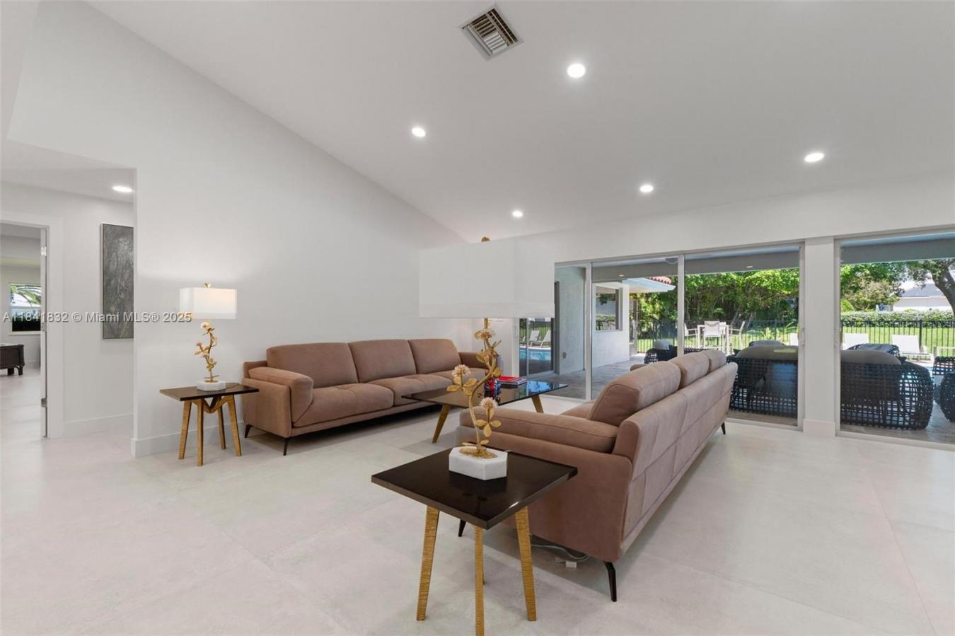 DELRAY BEACH, Palm Beach County, 33445, United States, 5 Bedrooms Bedrooms, ,4 BathroomsBathrooms,Residential,For Sale,1908972