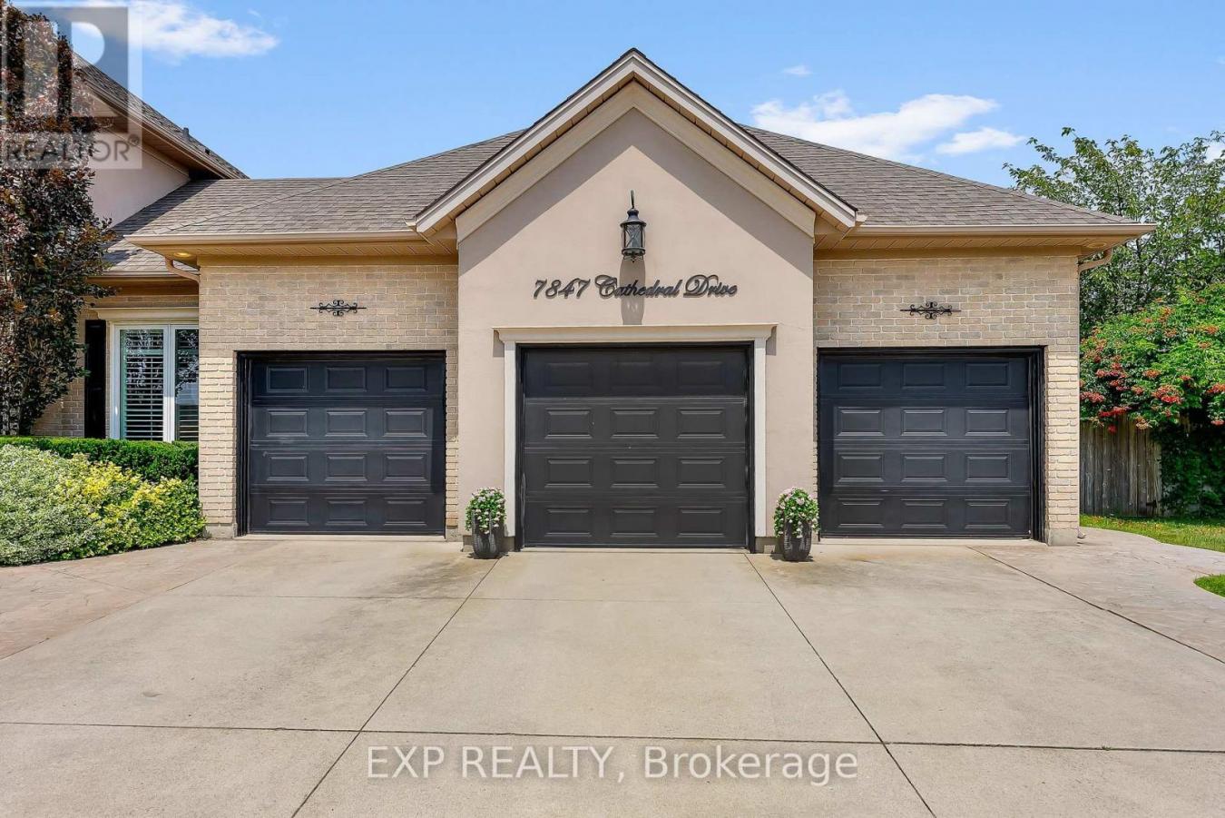 Niagara Falls, Ontario (ON), L2H2Z3, Canada, 4 Bedrooms Bedrooms, ,2 BathroomsBathrooms,Residential,For Sale,1909769