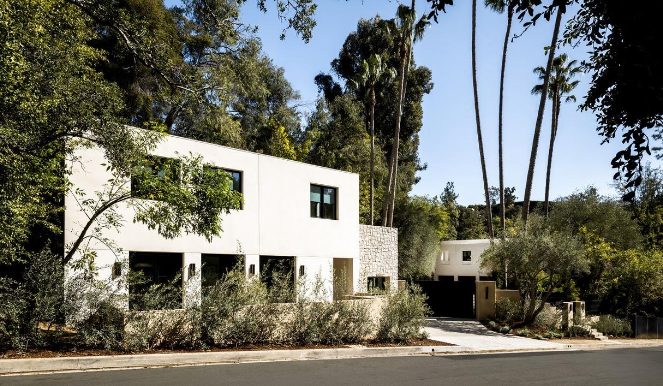 Beverly Hills, California, 90210, United States, 9 Bedrooms Bedrooms, ,14 BathroomsBathrooms,Residential,For Sale,1912970