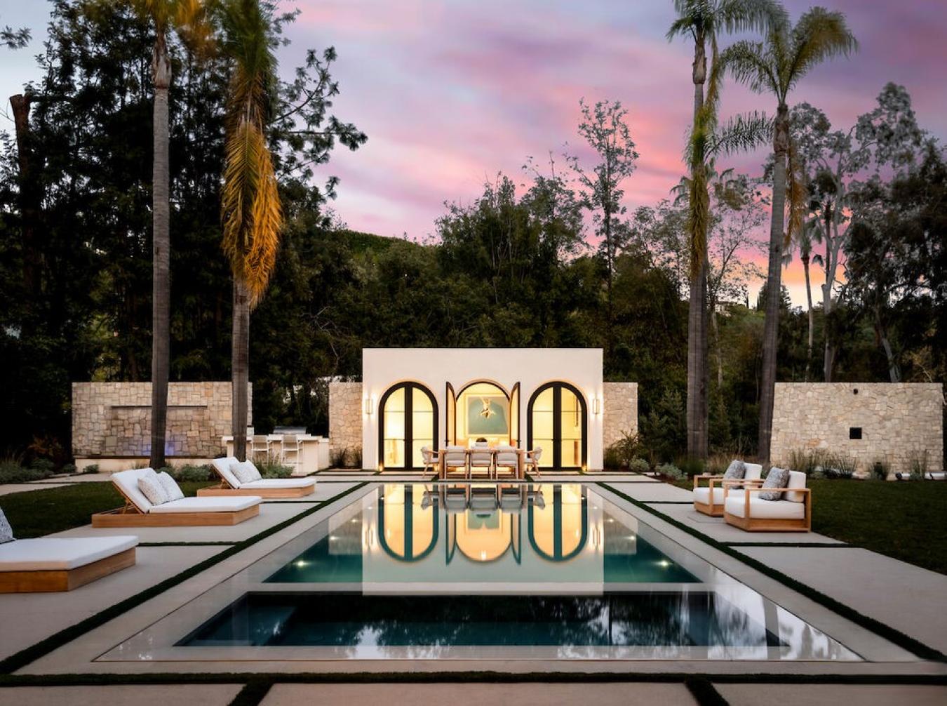Beverly Hills, California, 90210, United States, 9 Bedrooms Bedrooms, ,14 BathroomsBathrooms,Residential,For Sale,1912970