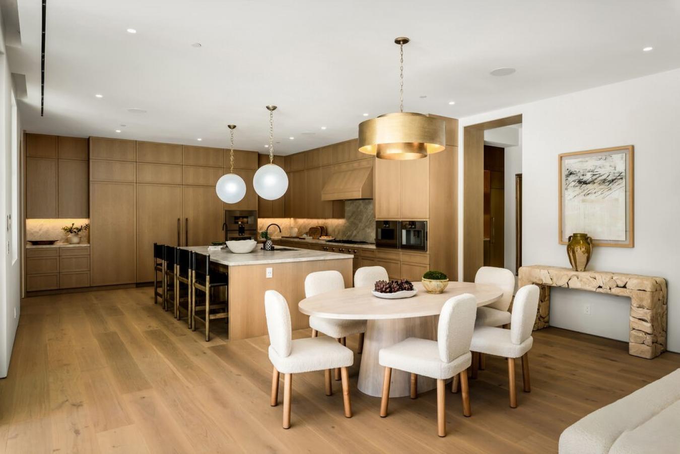 Beverly Hills, California, 90210, United States, 9 Bedrooms Bedrooms, ,14 BathroomsBathrooms,Residential,For Sale,1912970