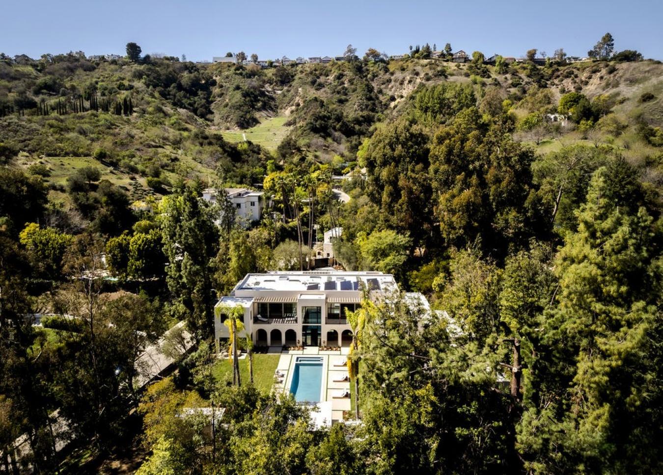 Beverly Hills, California, 90210, United States, 9 Bedrooms Bedrooms, ,14 BathroomsBathrooms,Residential,For Sale,1912970
