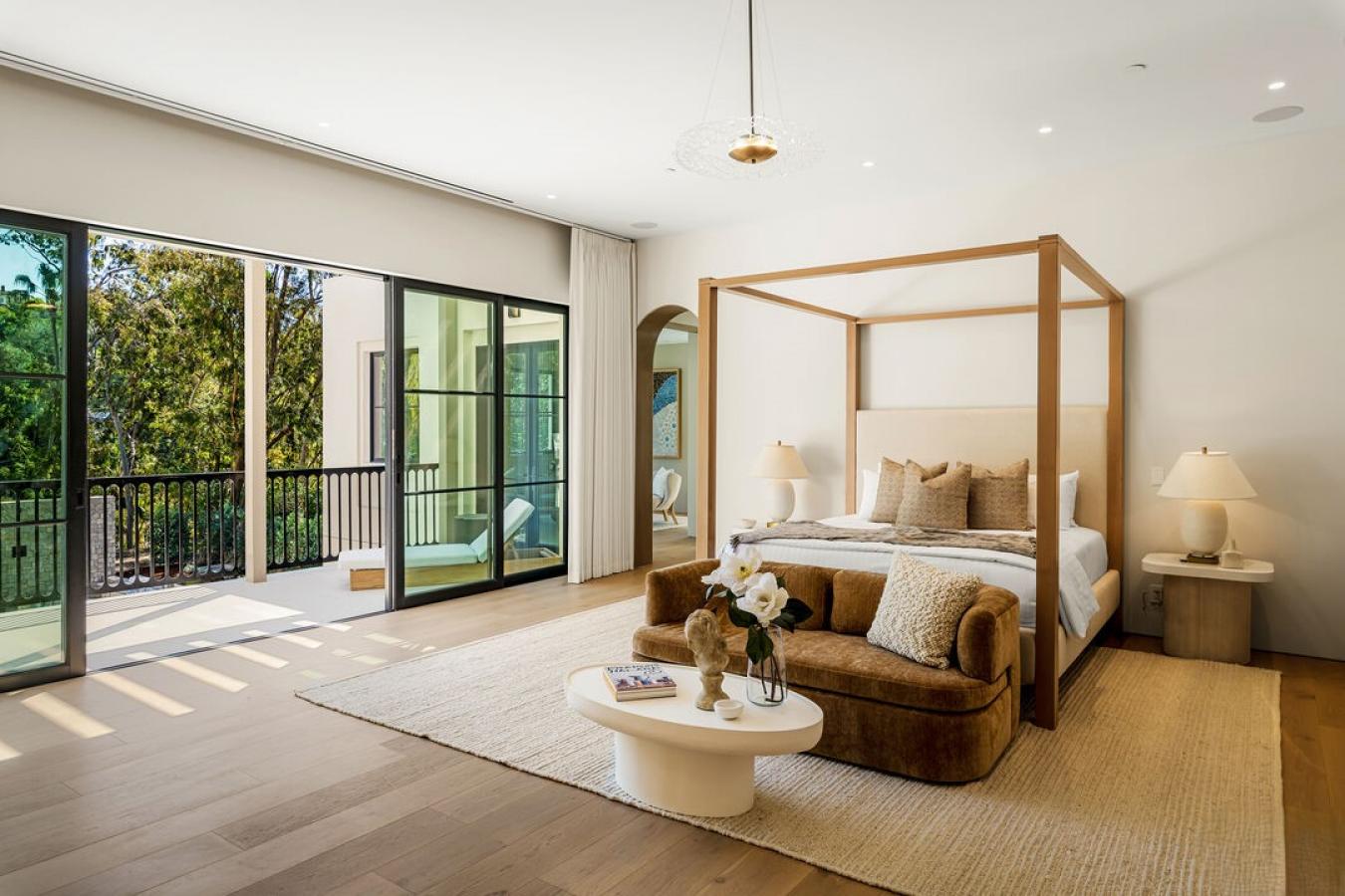 Beverly Hills, California, 90210, United States, 9 Bedrooms Bedrooms, ,14 BathroomsBathrooms,Residential,For Sale,1912970
