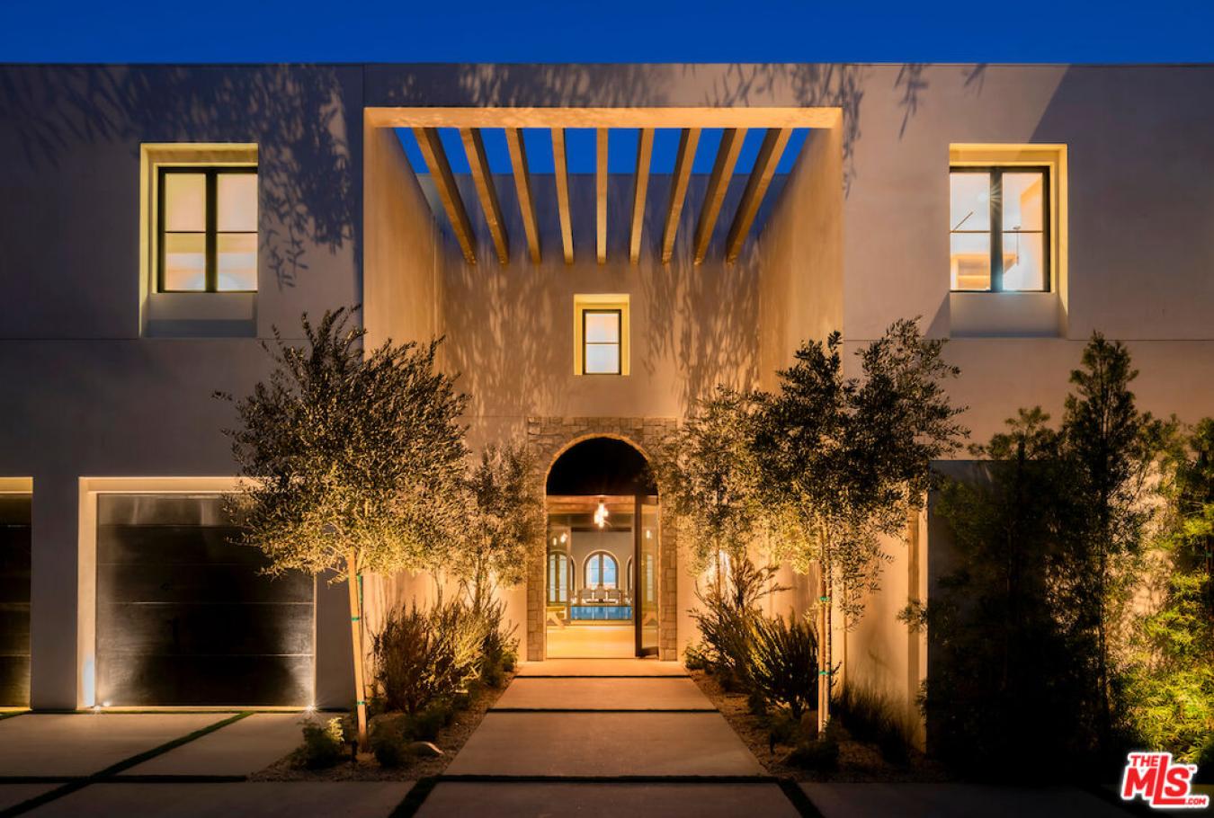 Beverly Hills, California, 90210, United States, 9 Bedrooms Bedrooms, ,14 BathroomsBathrooms,Residential,For Sale,1912970
