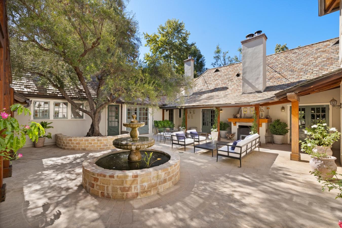 Encino, California, 91316, United States, 12 Bedrooms Bedrooms, ,17 BathroomsBathrooms,Residential,For Sale,1908969