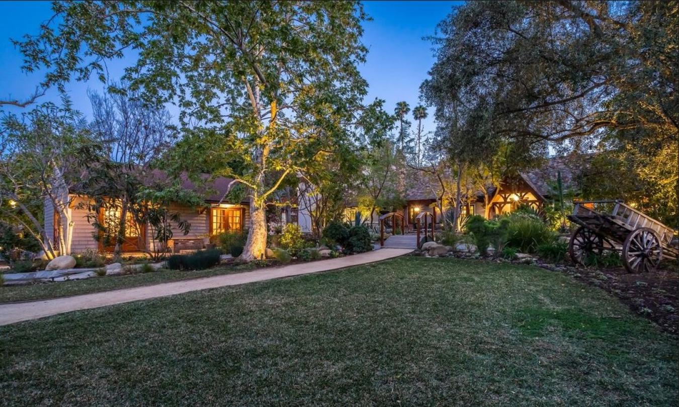 Encino, California, 91316, United States, 12 Bedrooms Bedrooms, ,17 BathroomsBathrooms,Residential,For Sale,1908969