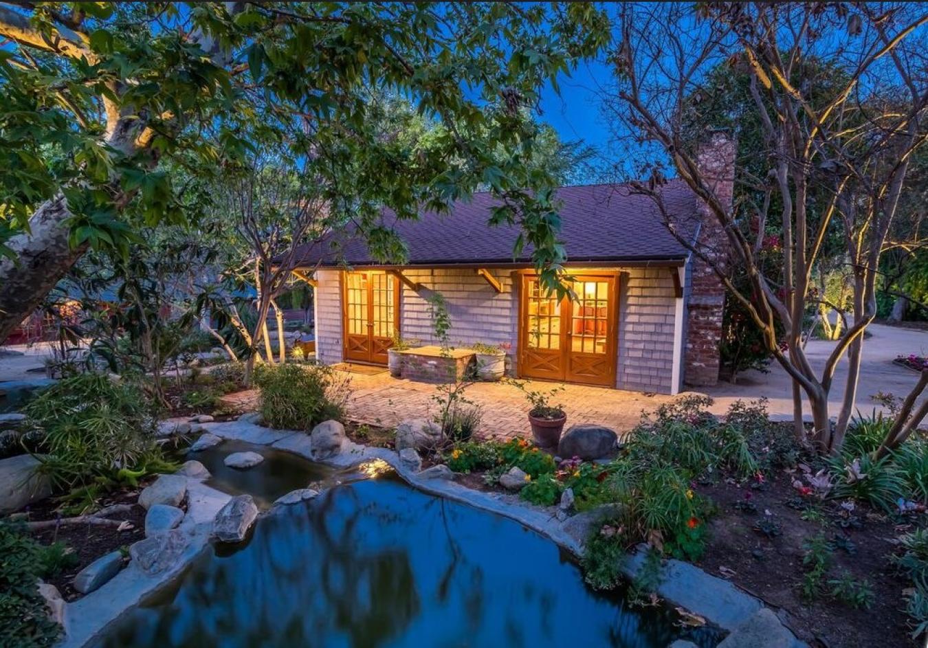 Encino, California, 91316, United States, 12 Bedrooms Bedrooms, ,17 BathroomsBathrooms,Residential,For Sale,1908969