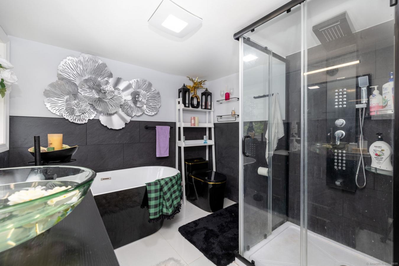 Wethersfield, Hartford, 06109, United States, 5 Bedrooms Bedrooms, ,4 BathroomsBathrooms,Residential,For Sale,1909757