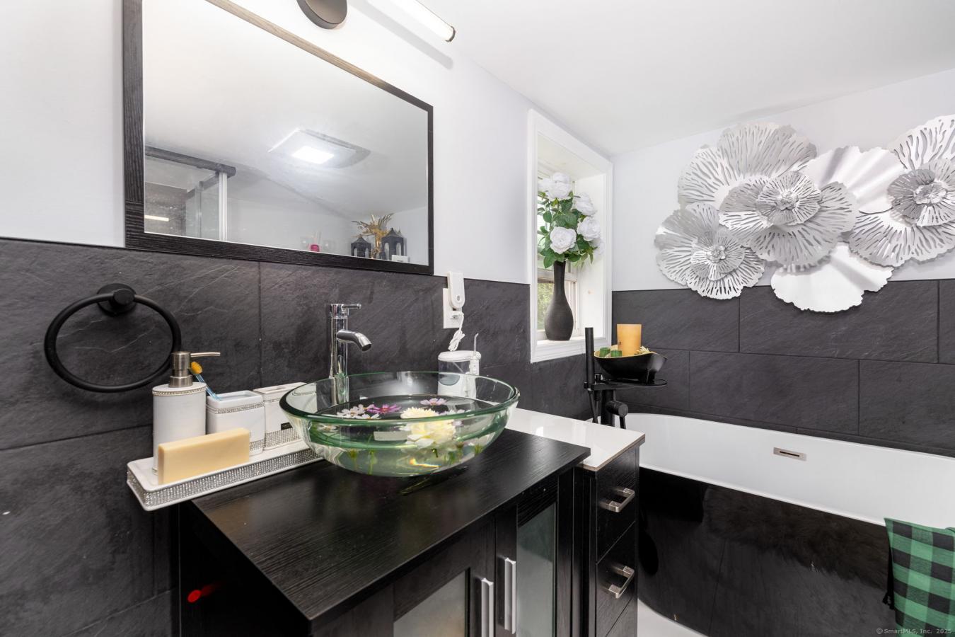 Wethersfield, Hartford, 06109, United States, 5 Bedrooms Bedrooms, ,4 BathroomsBathrooms,Residential,For Sale,1909757