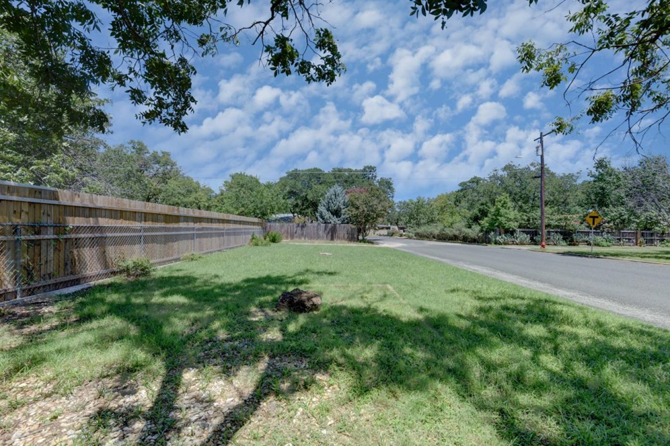 Fredericksburg, Gillespie, 78624, United States, 3 Bedrooms Bedrooms, ,2 BathroomsBathrooms,Residential,For Sale,1910067