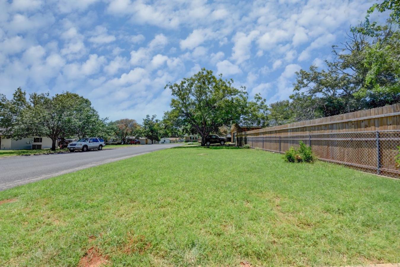 Fredericksburg, Gillespie, 78624, United States, 3 Bedrooms Bedrooms, ,2 BathroomsBathrooms,Residential,For Sale,1910067