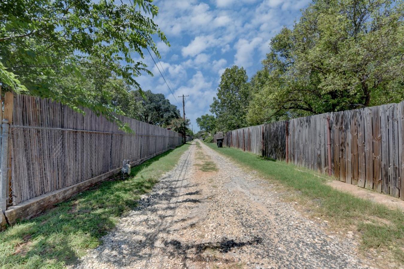 Fredericksburg, Gillespie, 78624, United States, 3 Bedrooms Bedrooms, ,2 BathroomsBathrooms,Residential,For Sale,1910067