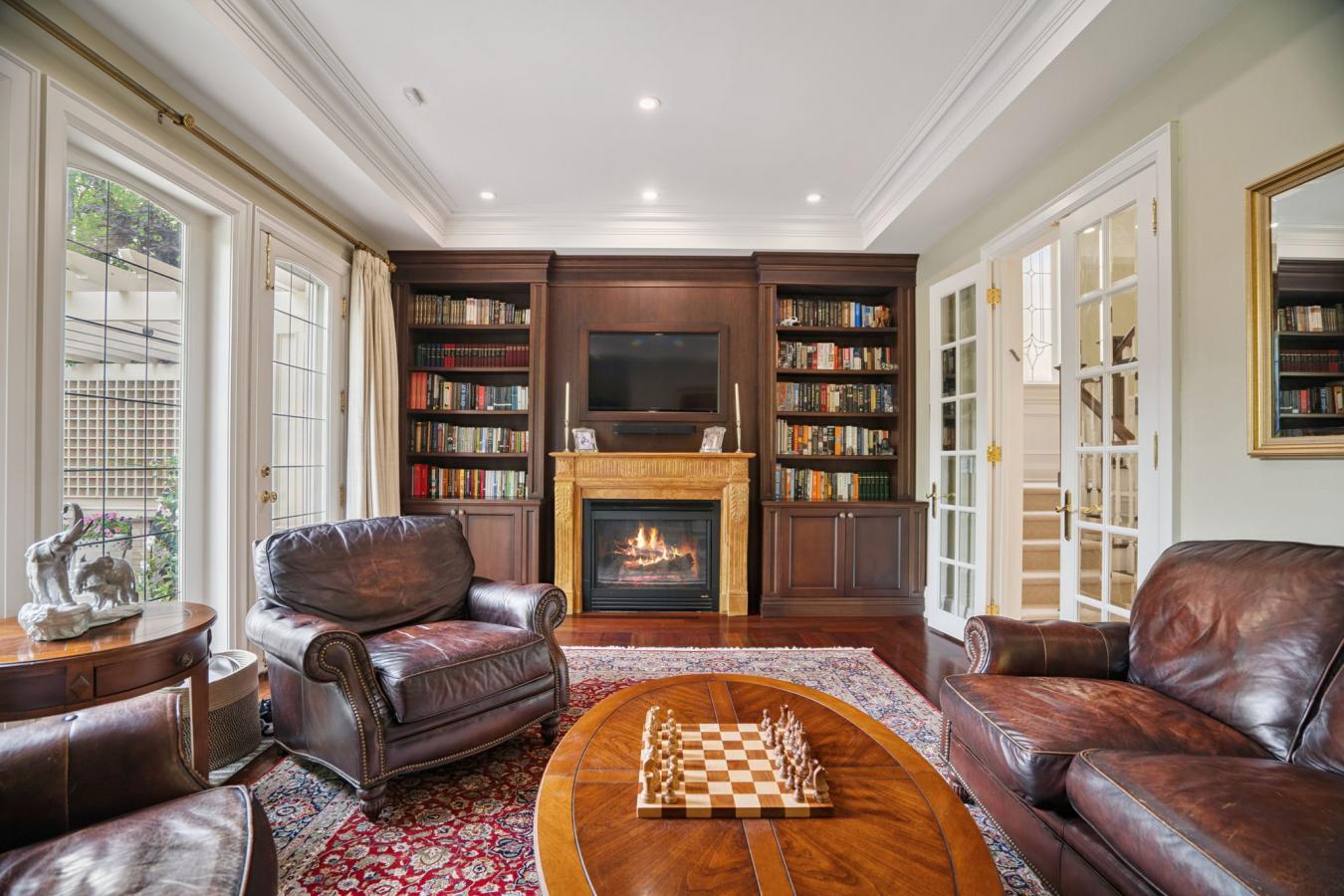 Toronto, ON, M5P 2R5, Canada, ,5 BathroomsBathrooms,Residential,For Sale,1909755
