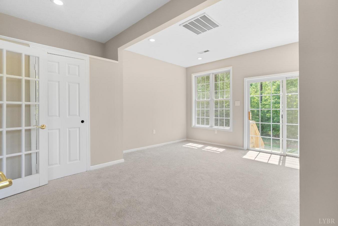 Appomattox, Appomattox, 24522, United States, 5 Bedrooms Bedrooms, ,5 BathroomsBathrooms,Residential,For Sale,1963367