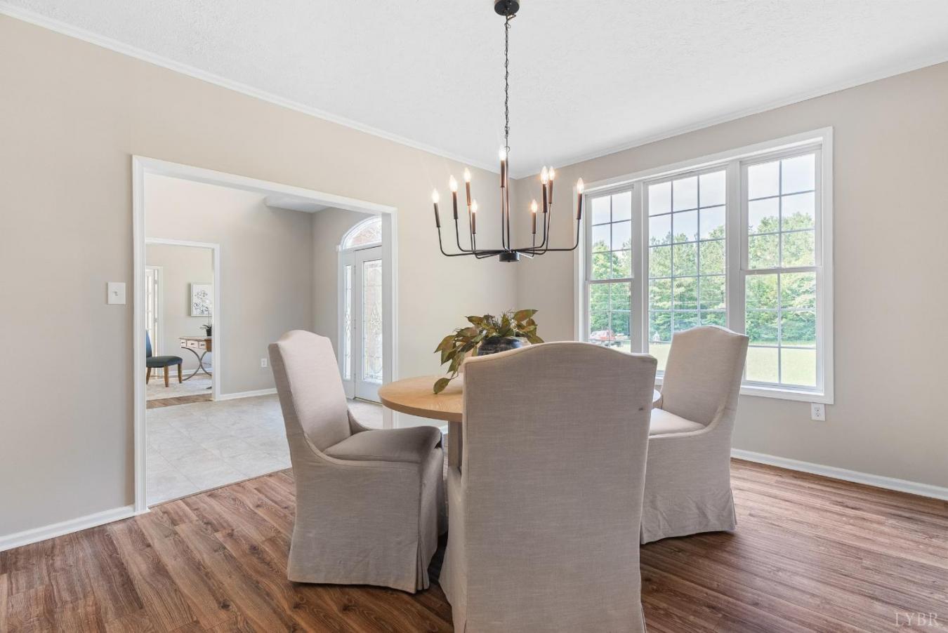 Appomattox, Appomattox, 24522, United States, 5 Bedrooms Bedrooms, ,5 BathroomsBathrooms,Residential,For Sale,1963367