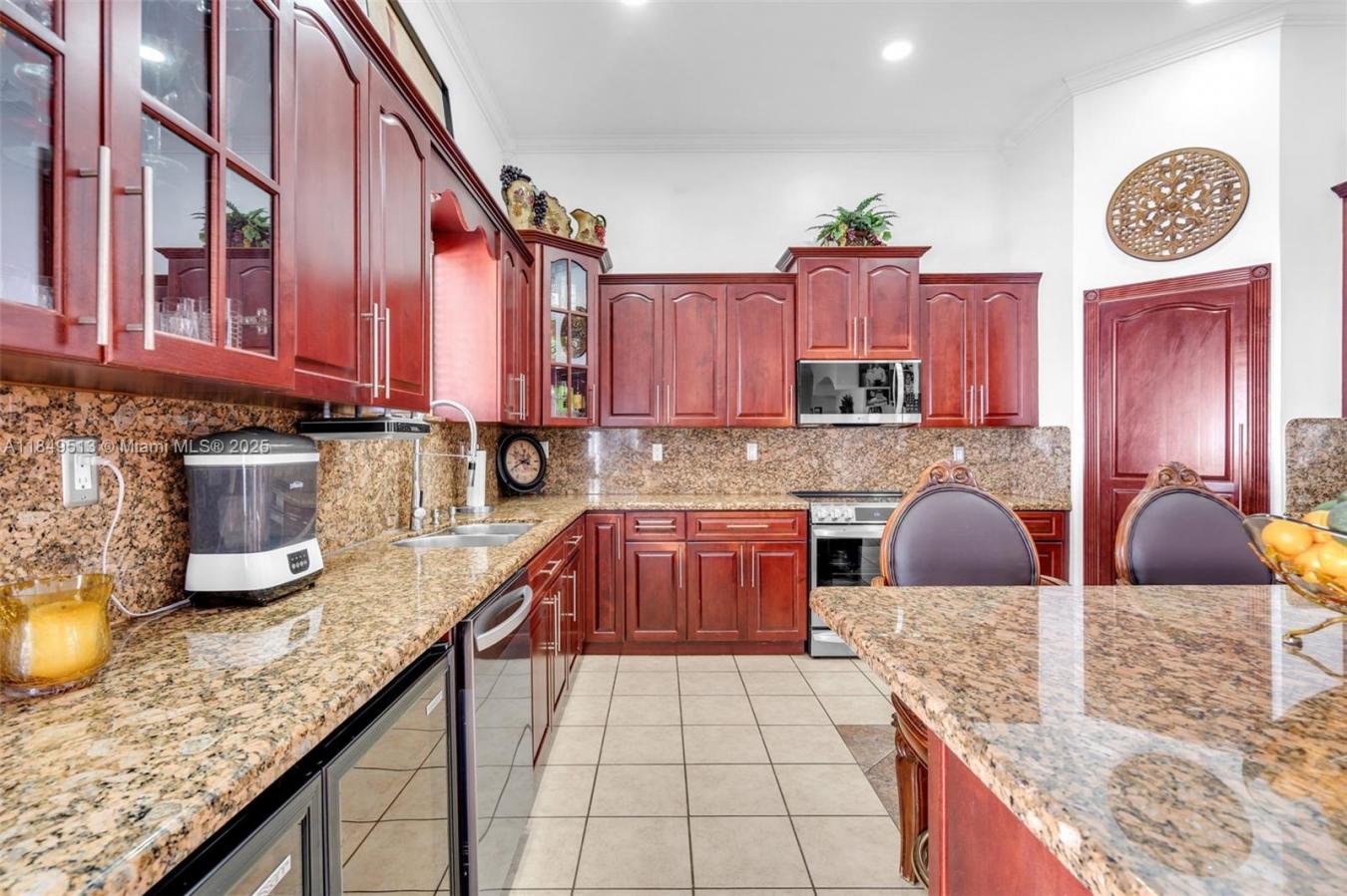 Miami, Miami-Dade County, 33185, United States, 4 Bedrooms Bedrooms, ,3 BathroomsBathrooms,Residential,For Sale,1910059