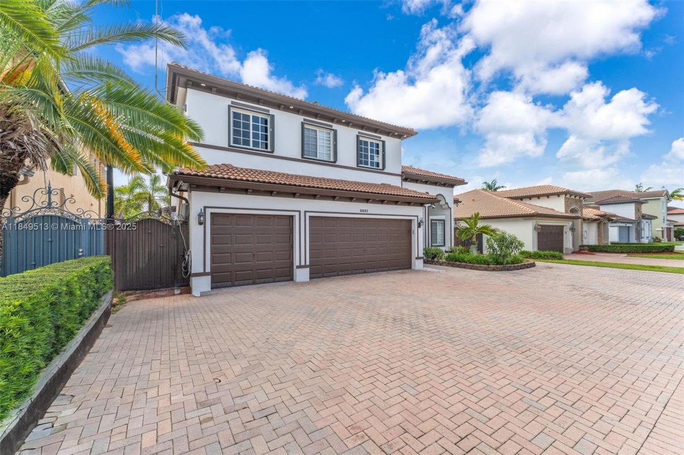 Miami, Miami-Dade County, 33185, United States, 4 Bedrooms Bedrooms, ,3 BathroomsBathrooms,Residential,For Sale,1910059