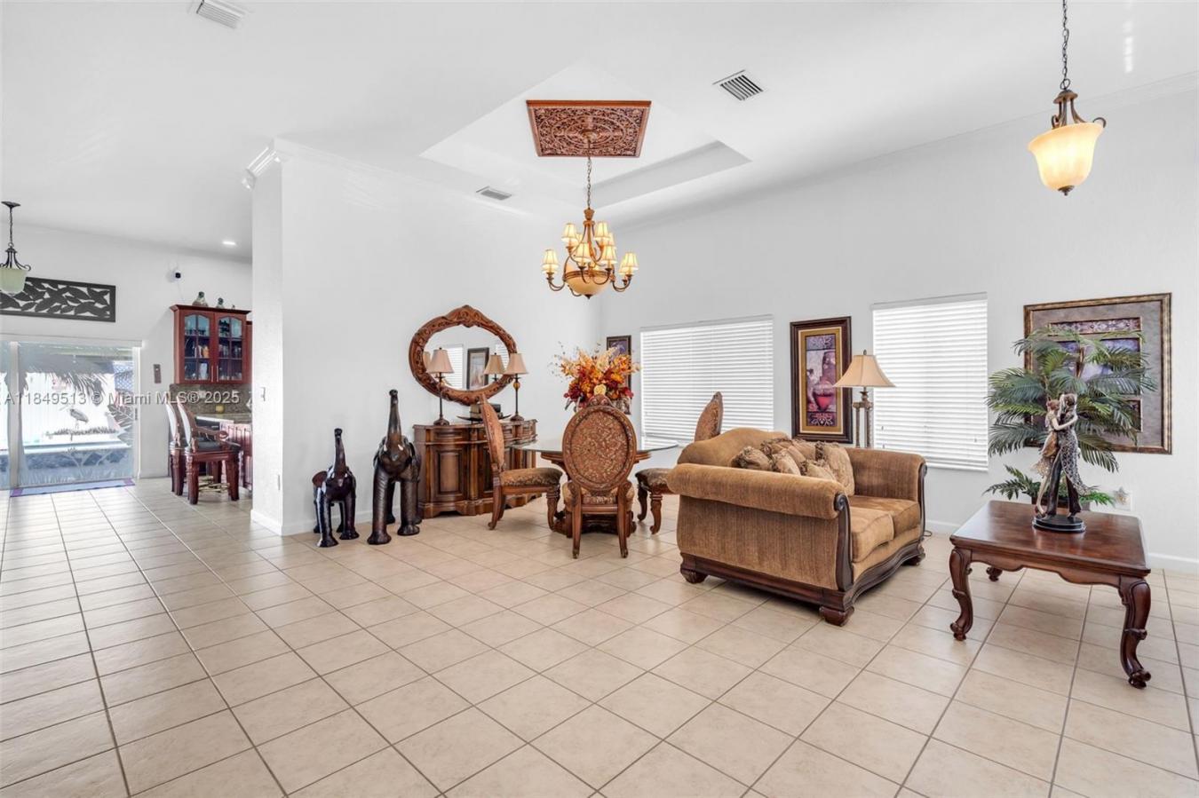 Miami, Miami-Dade County, 33185, United States, 4 Bedrooms Bedrooms, ,3 BathroomsBathrooms,Residential,For Sale,1910059