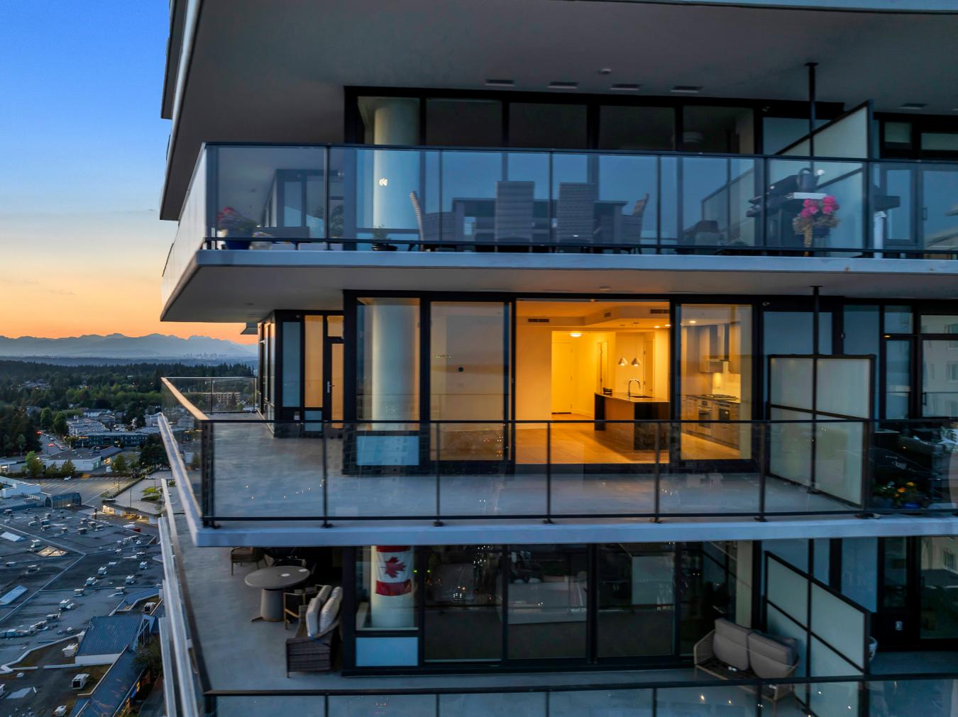 White Rock, BC, V4B 0C5, Canada, 2 Bedrooms Bedrooms, ,2 BathroomsBathrooms,Residential,For Sale,1910041