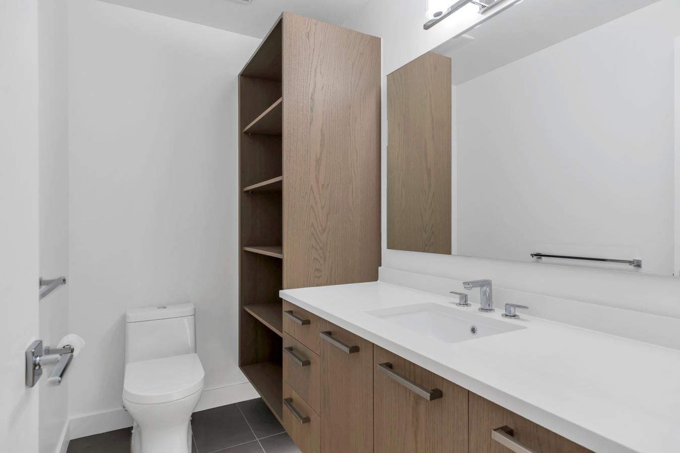 White Rock, BC, V4B 0C5, Canada, 2 Bedrooms Bedrooms, ,2 BathroomsBathrooms,Residential,For Sale,1910041