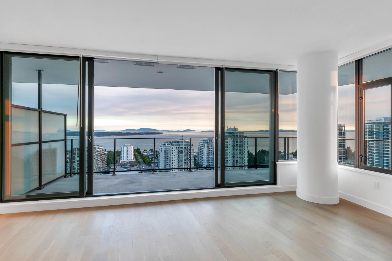 White Rock, BC, V4B 0C5, Canada, 2 Bedrooms Bedrooms, ,2 BathroomsBathrooms,Residential,For Sale,1910041