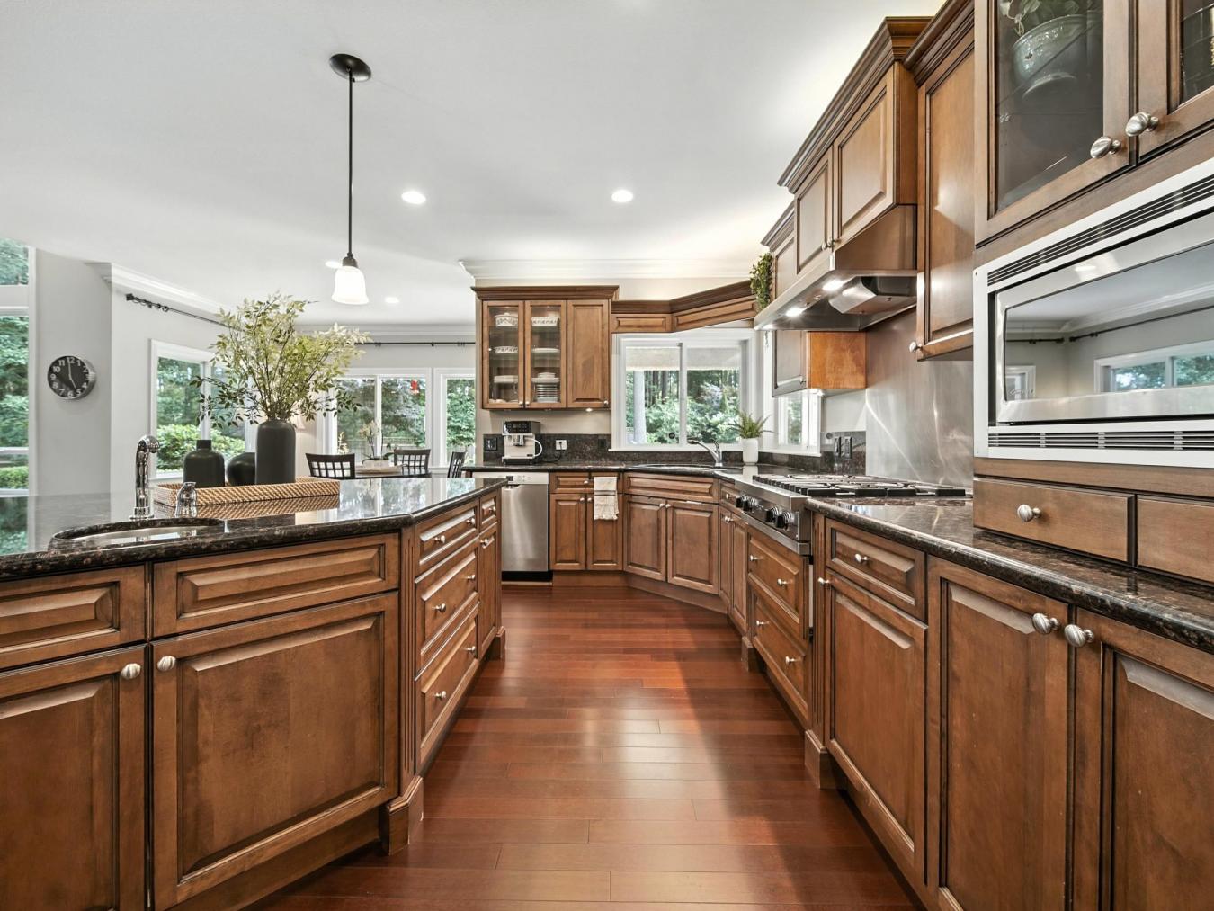 Surrey, BC, V4A 9T7, Canada, 6 Bedrooms Bedrooms, ,5 BathroomsBathrooms,Residential,For Sale,1910040