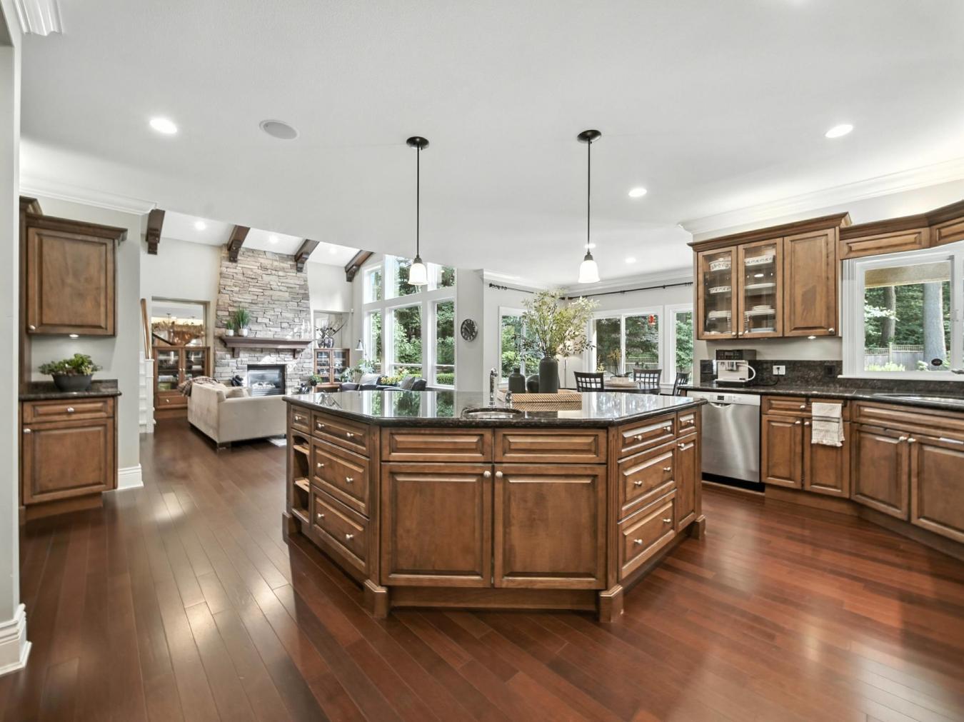 Surrey, BC, V4A 9T7, Canada, 6 Bedrooms Bedrooms, ,5 BathroomsBathrooms,Residential,For Sale,1910040