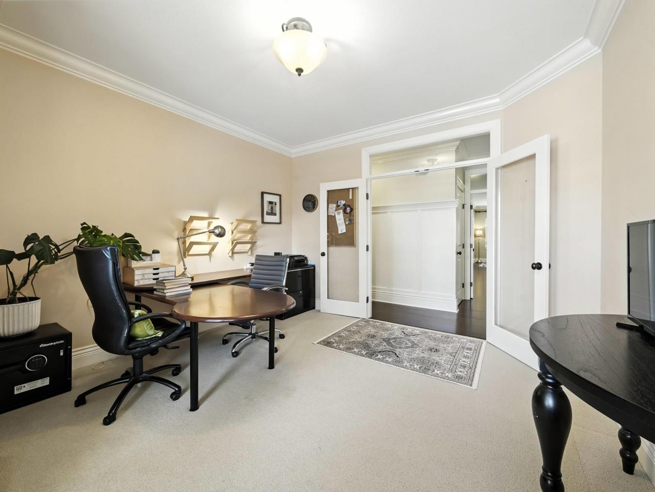 Surrey, BC, V4A 9T7, Canada, 6 Bedrooms Bedrooms, ,5 BathroomsBathrooms,Residential,For Sale,1910040