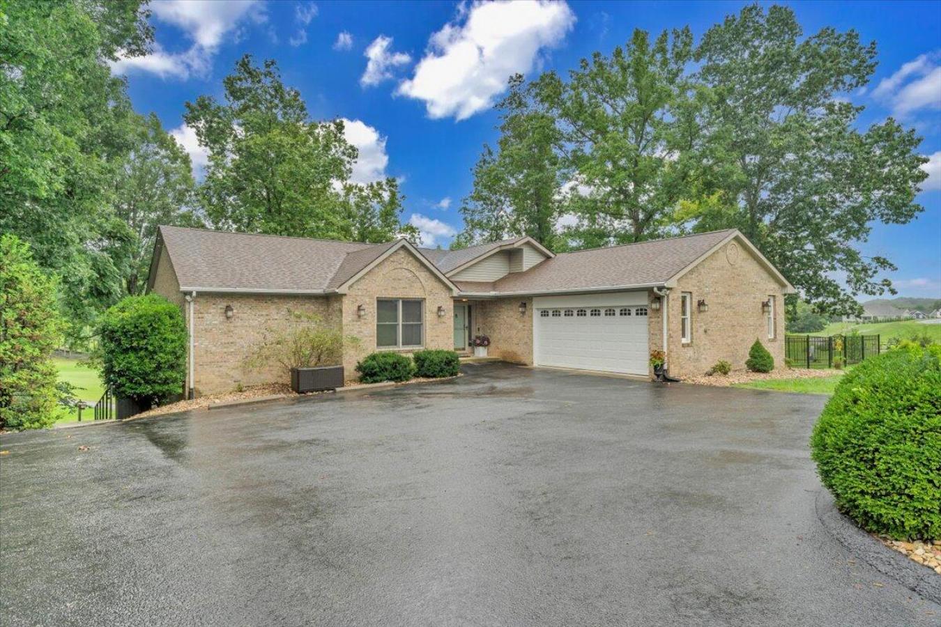 Huddleston, Bedford County, 24104, United States, 4 Bedrooms Bedrooms, ,3 BathroomsBathrooms,Residential,For Sale,1912967