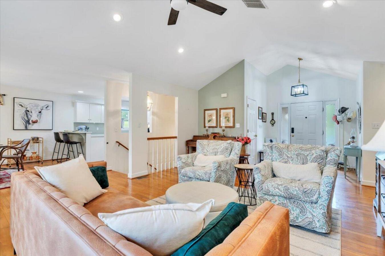 Huddleston, Bedford County, 24104, United States, 4 Bedrooms Bedrooms, ,3 BathroomsBathrooms,Residential,For Sale,1912967