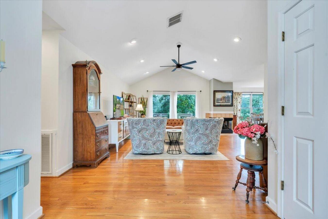 Huddleston, Bedford County, 24104, United States, 4 Bedrooms Bedrooms, ,3 BathroomsBathrooms,Residential,For Sale,1912967