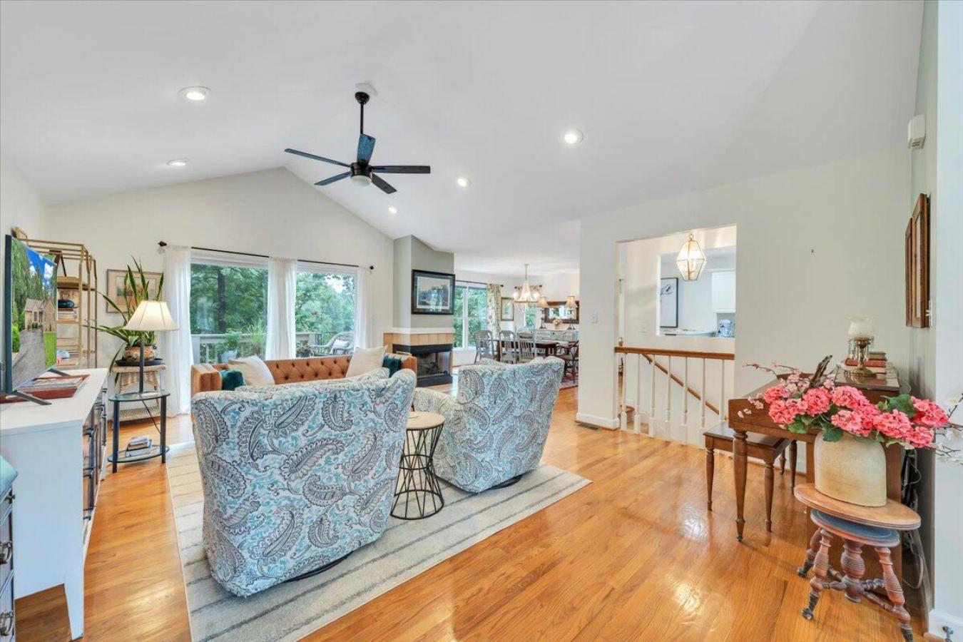 Huddleston, Bedford County, 24104, United States, 4 Bedrooms Bedrooms, ,3 BathroomsBathrooms,Residential,For Sale,1912967