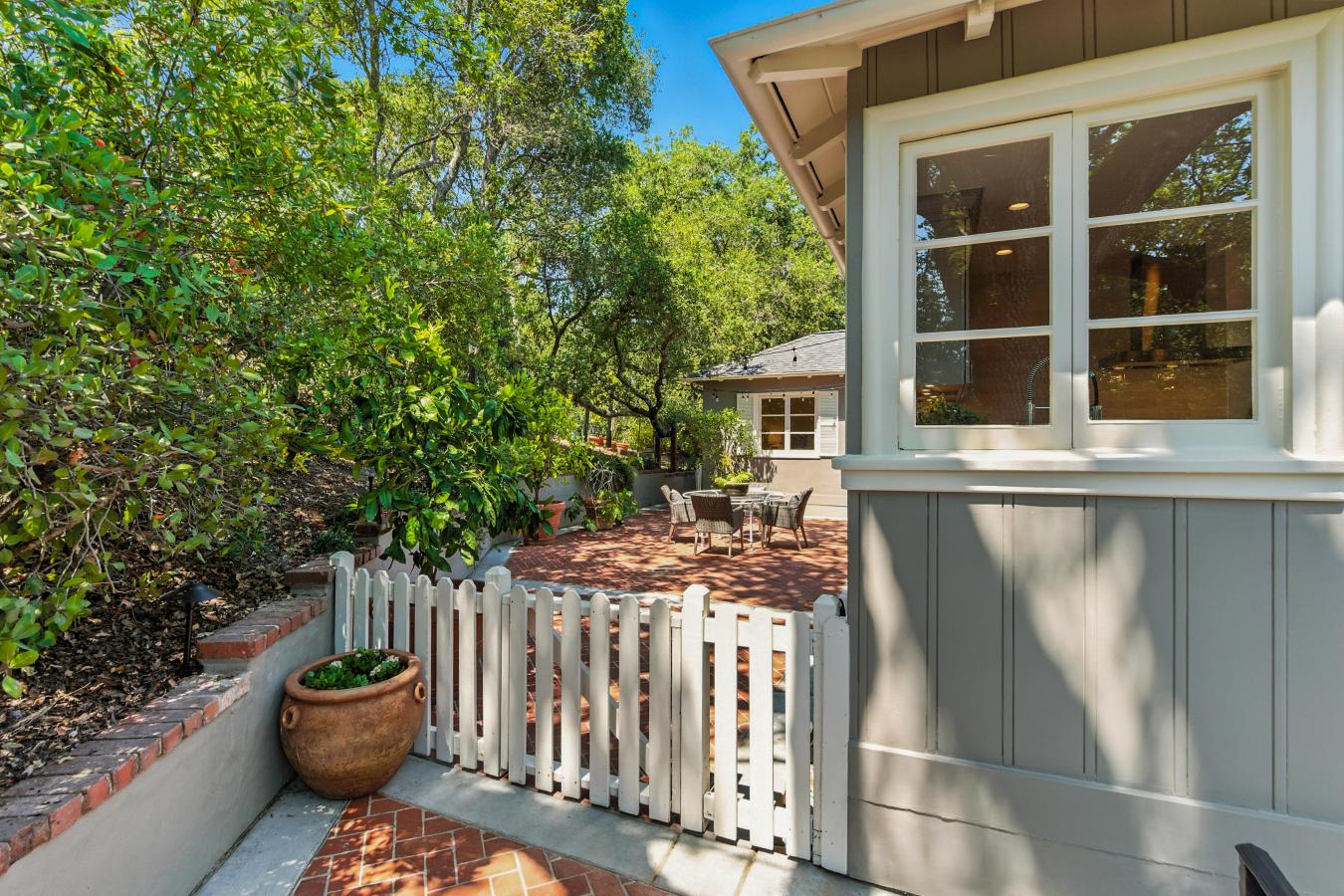 Orinda, Contra Costa, 94563, United States, 3 Bedrooms Bedrooms, ,2 BathroomsBathrooms,Residential,For Sale,1910347