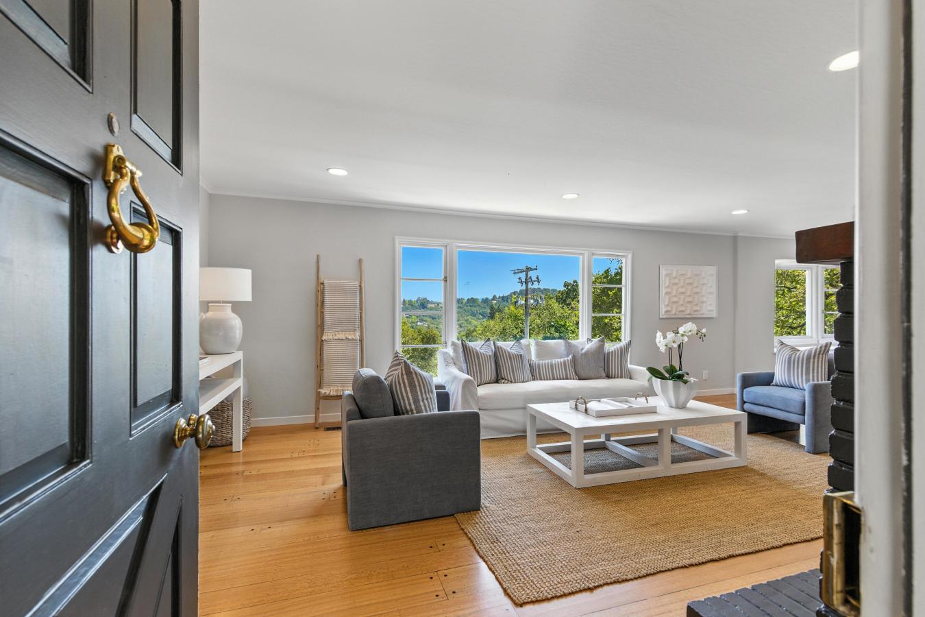 Orinda, Contra Costa, 94563, United States, 3 Bedrooms Bedrooms, ,2 BathroomsBathrooms,Residential,For Sale,1910347