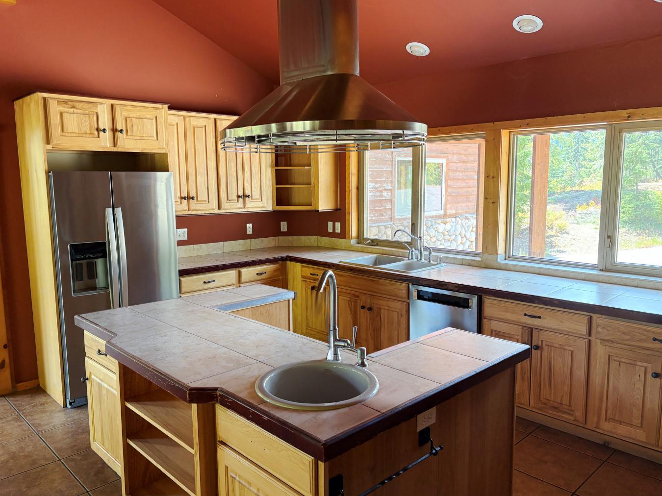 Easton, Kittitas, 98925, United States, 4 Bedrooms Bedrooms, ,4 BathroomsBathrooms,Residential,For Sale,1912966