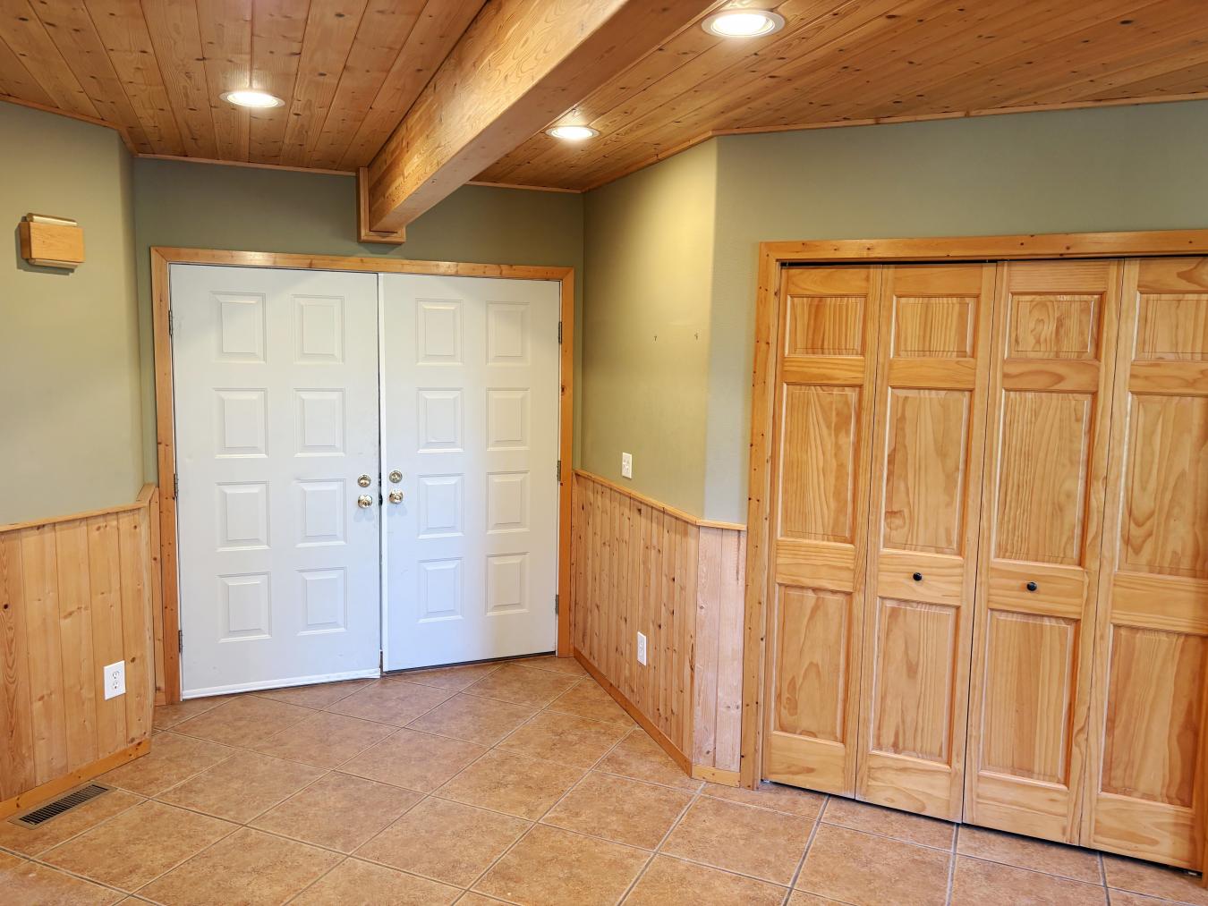 Easton, Kittitas, 98925, United States, 4 Bedrooms Bedrooms, ,4 BathroomsBathrooms,Residential,For Sale,1912966