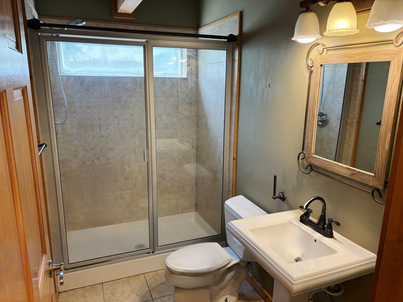 Easton, Kittitas, 98925, United States, 4 Bedrooms Bedrooms, ,4 BathroomsBathrooms,Residential,For Sale,1912966